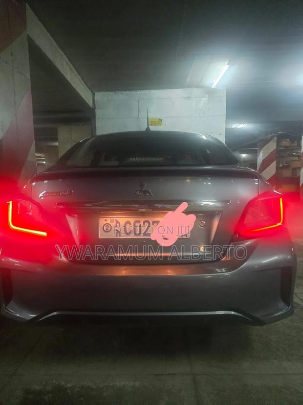 Mitsubishi Attrage 2022 Gray