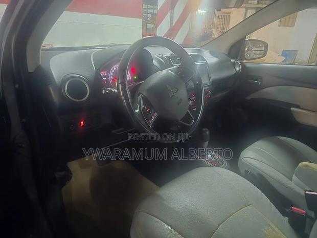Mitsubishi Attrage 2022 Gray