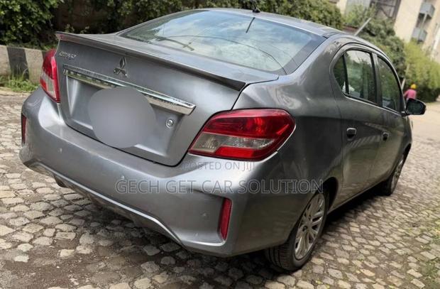 Mitsubishi Attrage 2022 Gray