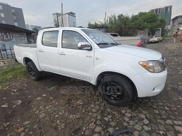 Toyota Hilux 2008 White