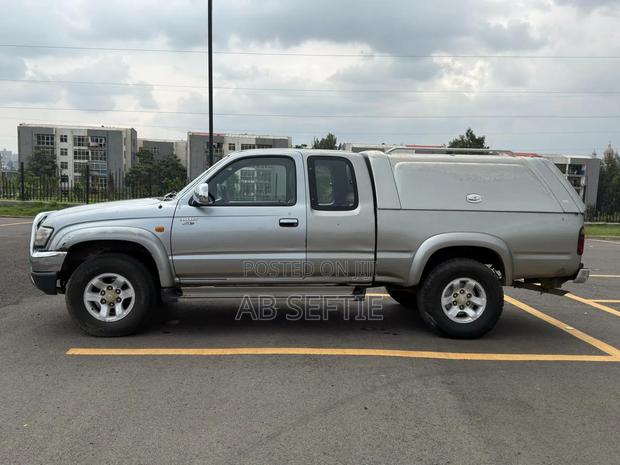 Toyota Hilux 2.5 Cab 2005 Silver