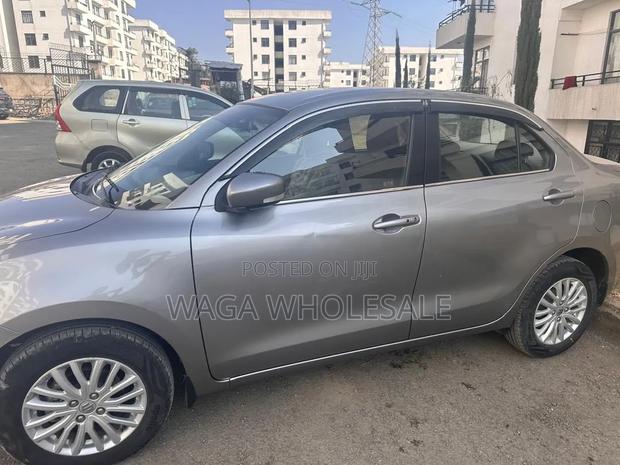 Suzuki Dzire 2022 Silver