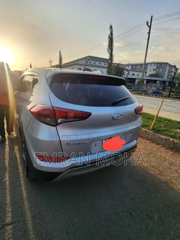 Hyundai Tucson 2017 Silver