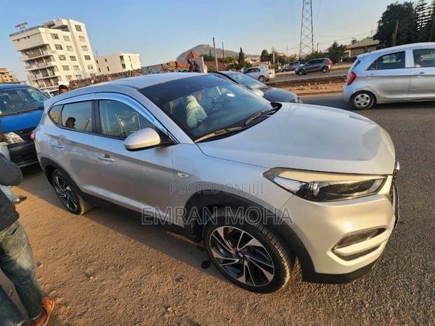 Hyundai Tucson 2017 Silver