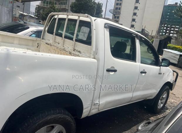 Toyota Hilux 2007 White