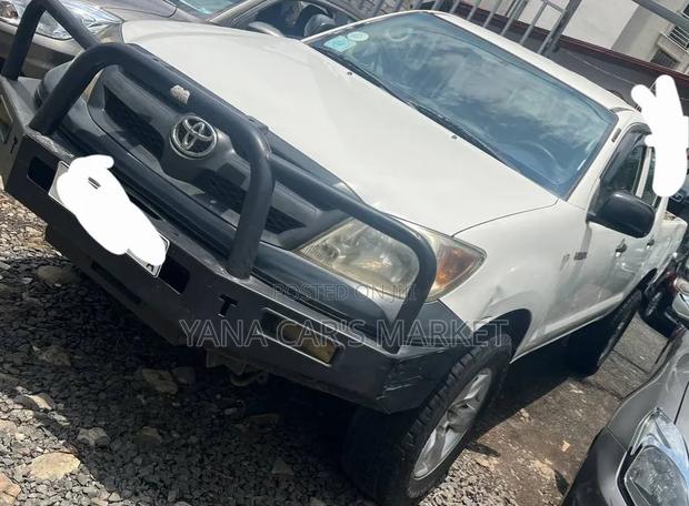 Toyota Hilux 2007 White