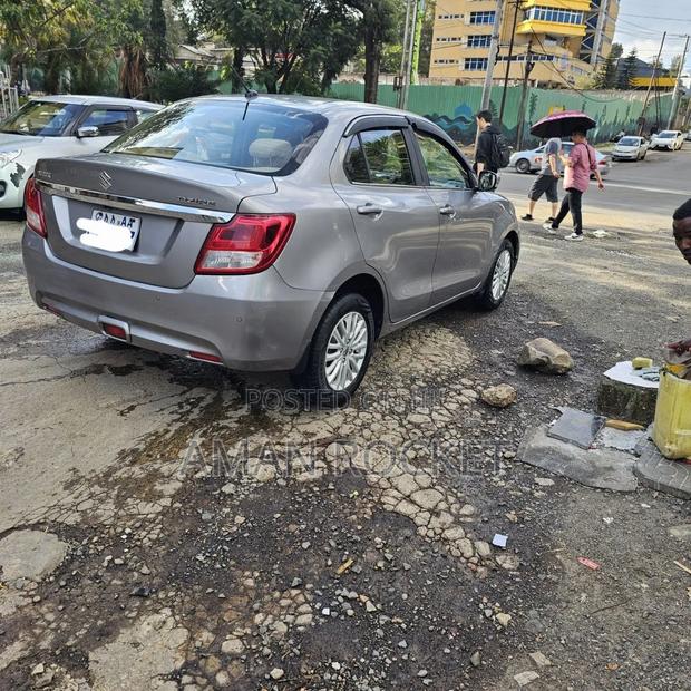 Suzuki Dzire 2022 Silver