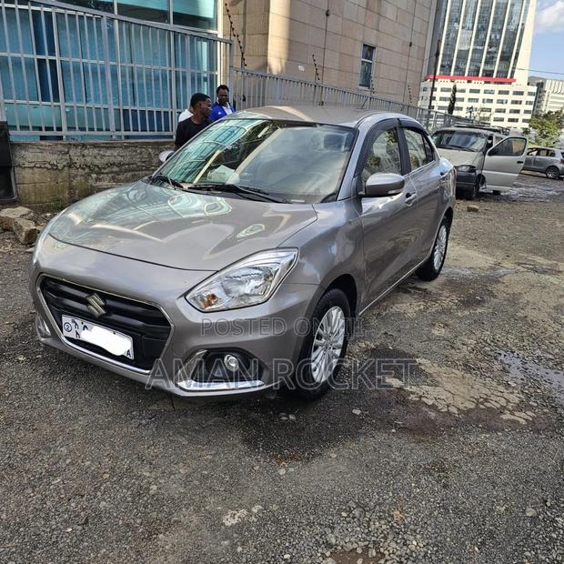 Suzuki Dzire 2022 Silver