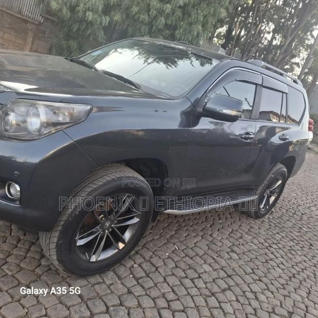 Toyota Land Cruiser Prado 2013 Gray