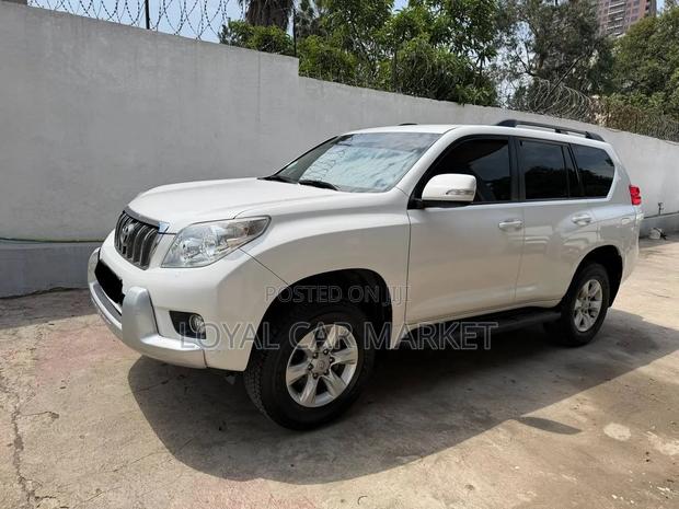 Toyota Land Cruiser Prado 2011 White