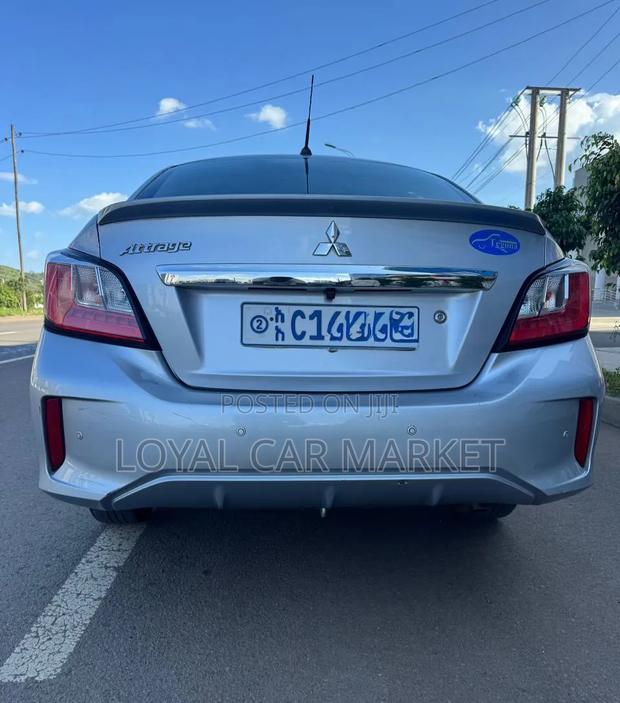Mitsubishi Attrage 2022 Gray