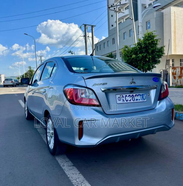 Mitsubishi Attrage 2022 Gray