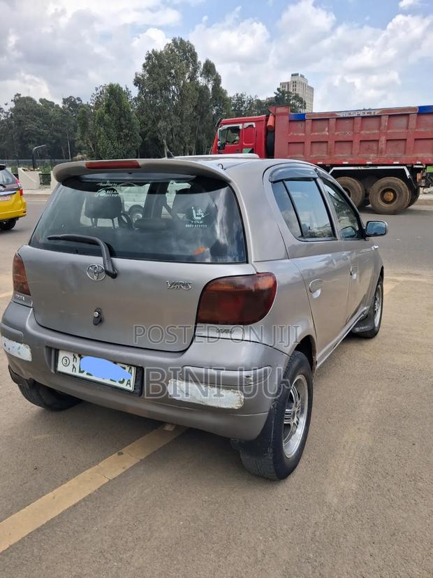Toyota Yaris 2005 Gray