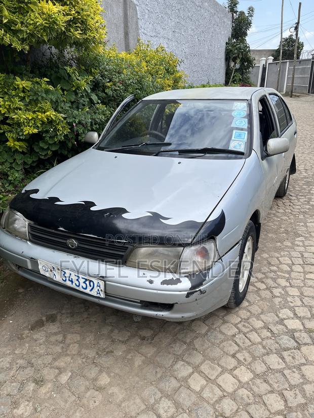 Nissan Sunny 1997 Silver