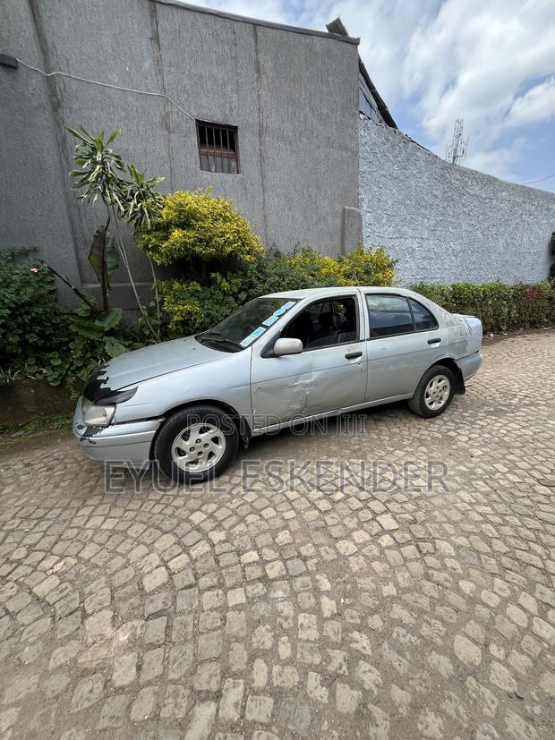 Nissan Sunny 1997 Silver