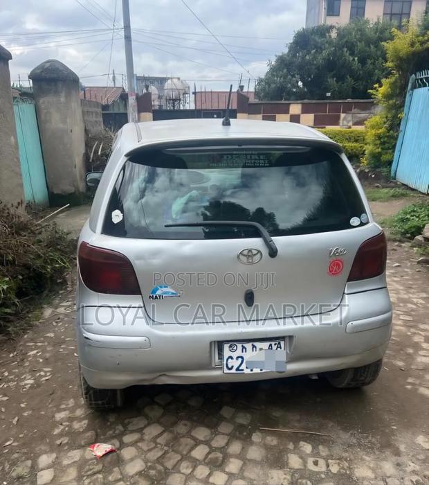 Toyota Vitz 2004 Silver