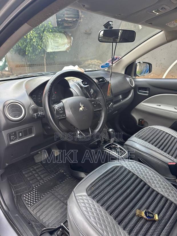 Mitsubishi Attrage 2021 Gray