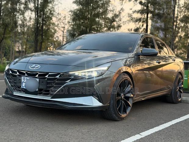 Hyundai Avante 2022 Gray