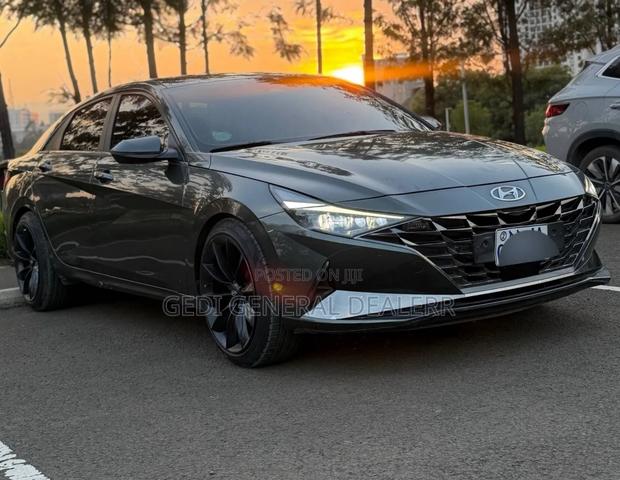 Hyundai Avante 2022 Gray