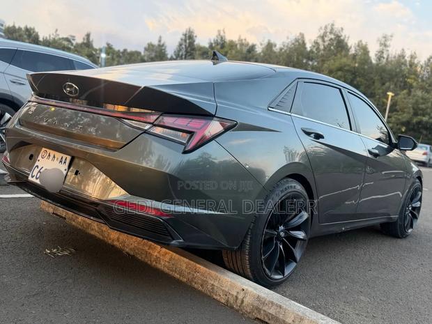 Hyundai Avante 2022 Gray