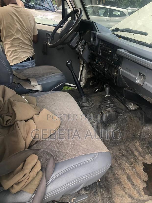 Toyota Land Cruiser 2003 White
