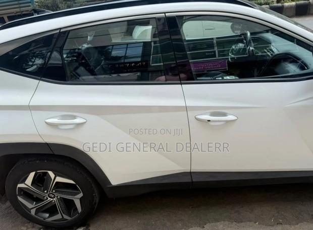 Hyundai Tucson 2022 White