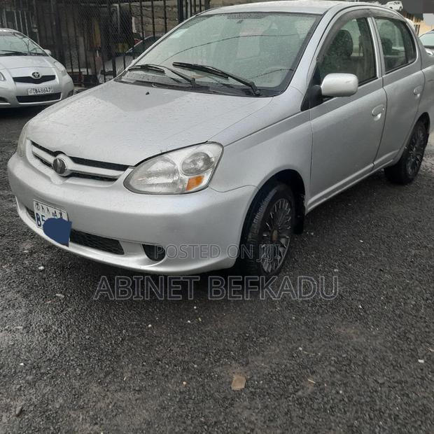 Toyota Platz 2005 Silver