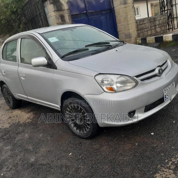Toyota Platz 2005 Silver