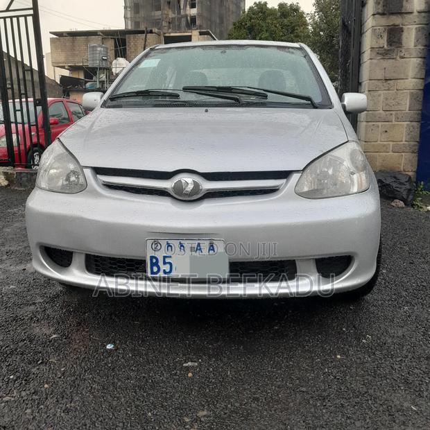 Toyota Platz 2005 Silver
