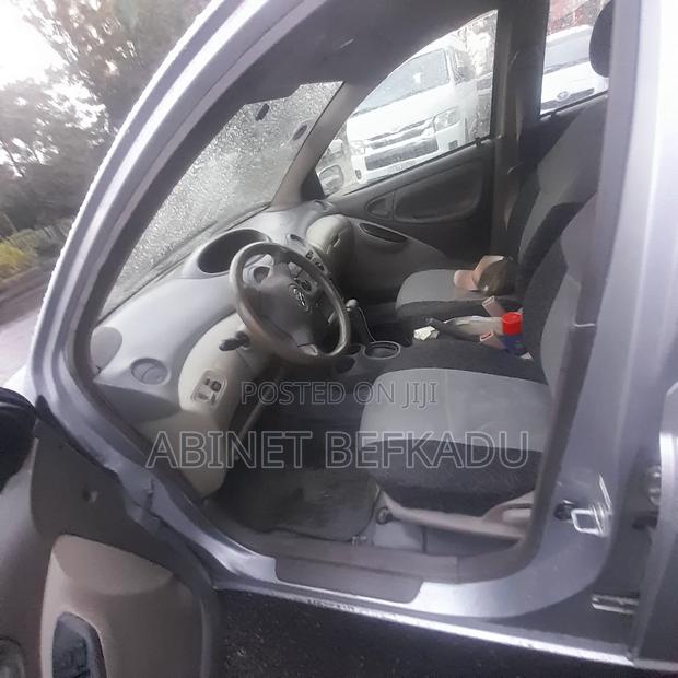 Toyota Platz 2005 Silver