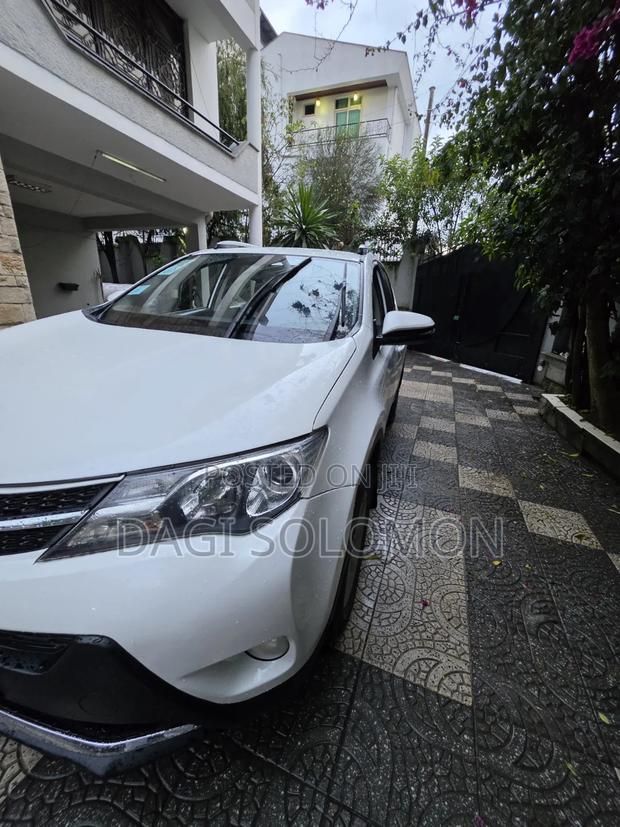 Toyota RAV4 2014 White