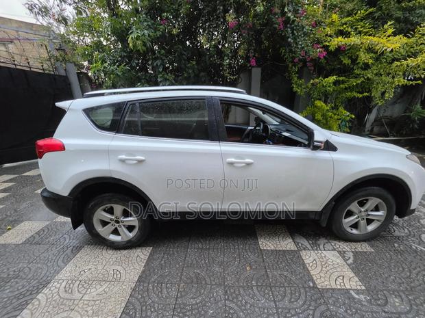 Toyota RAV4 2014 White