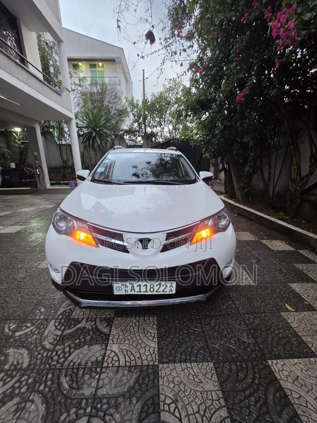 Toyota RAV4 2014 White