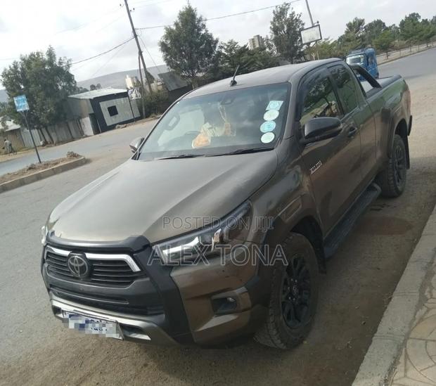 Toyota Hilux 2021 Gray