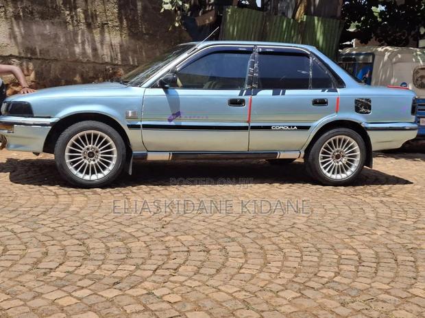 Toyota Corolla II 1987 Blue