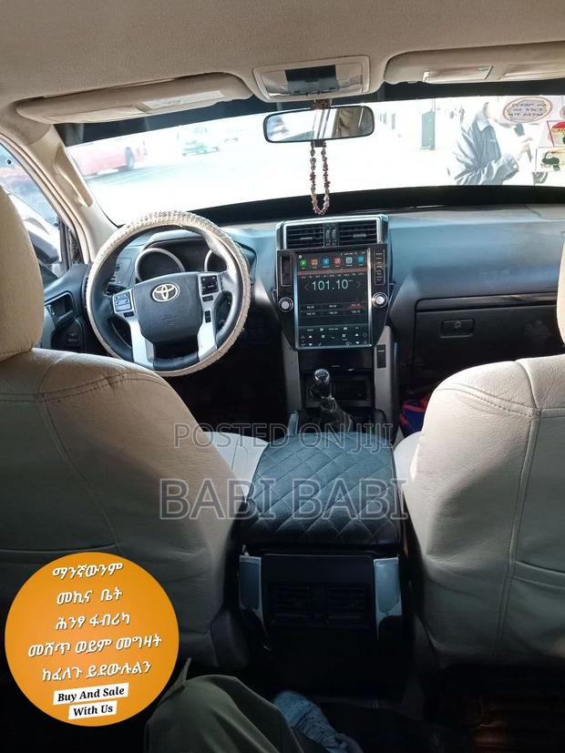 Toyota Land Cruiser Prado 2011 White