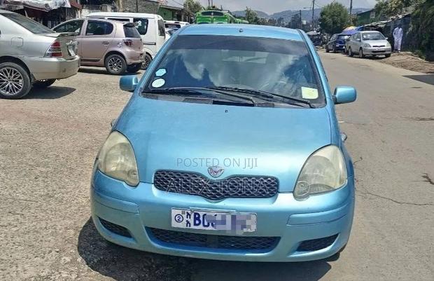 Toyota Vitz 2002 Green