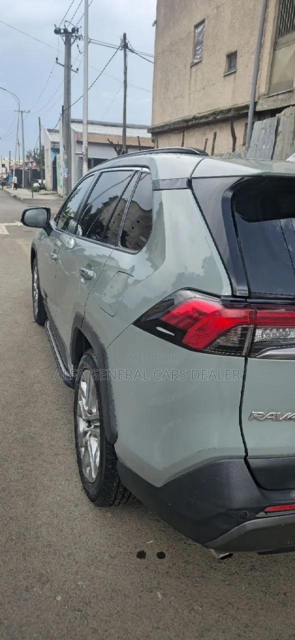 Toyota RAV4 2019 Gray