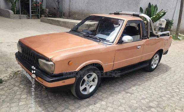 Hyundai Panel 1985 Gold