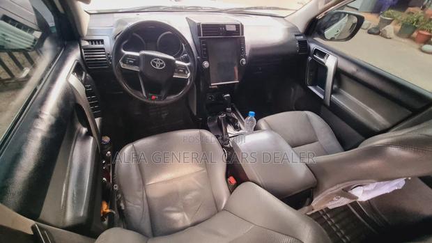 Toyota Land Cruiser Prado 2013