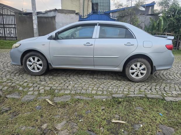 Toyota Corolla 2010 Gray