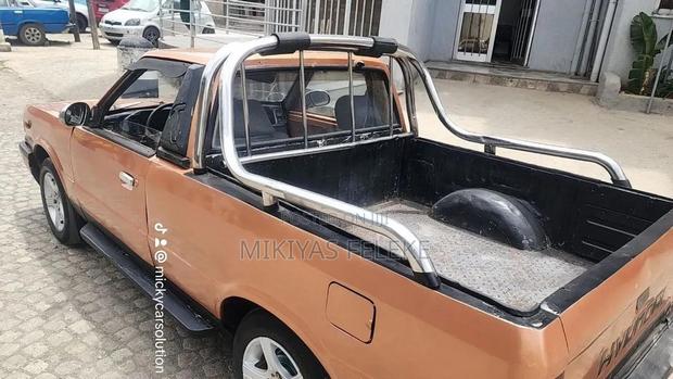 Hyundai Panel 1985 Gold