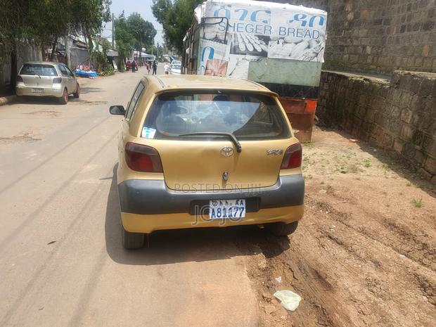 Toyota Yaris 1.0 1999 Gold