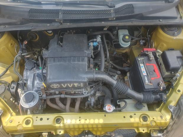Toyota Yaris 1.0 1999 Gold