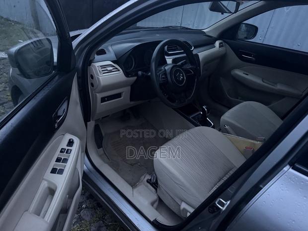 Suzuki Dzire 2022 Silver