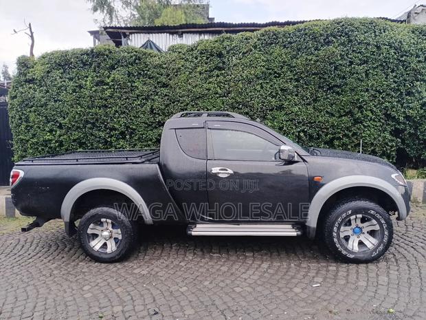 Mitsubishi L200 2007 Black