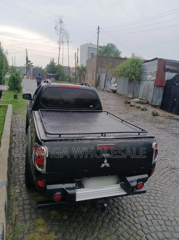 Mitsubishi L200 2007 Black