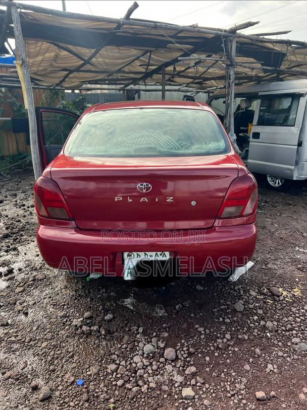 Toyota Platz 2001 Red