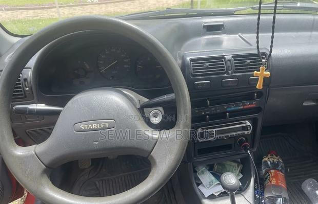 Toyota Starlet 1992 Red