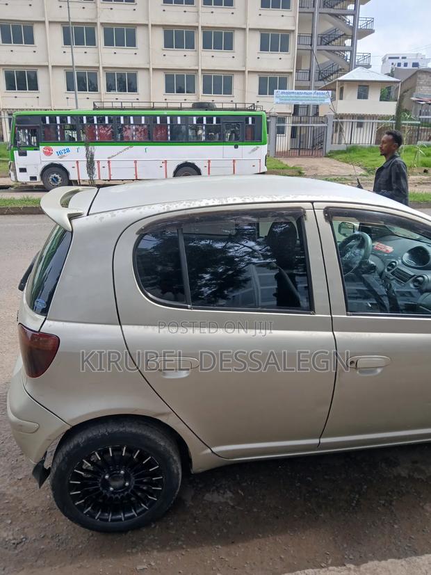 Toyota Vitz 2002 Beige